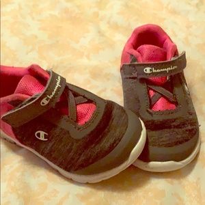 Size 4 toddler shoes